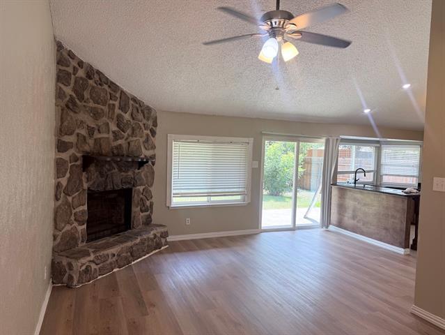 Building Photo - 2104 Sunrise Trail