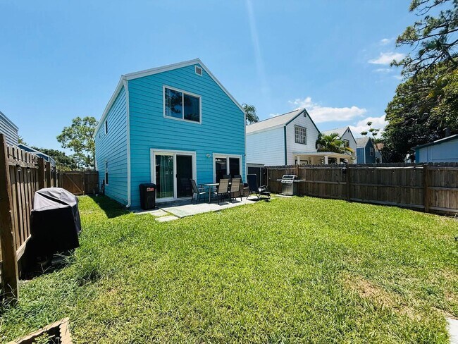 Building Photo - 5831 Thisledown Ct