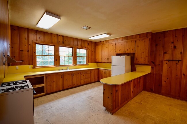 Building Photo - Large Home Close to Downtown Ruston