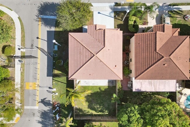 Building Photo - 2001 Barcelona Terrace