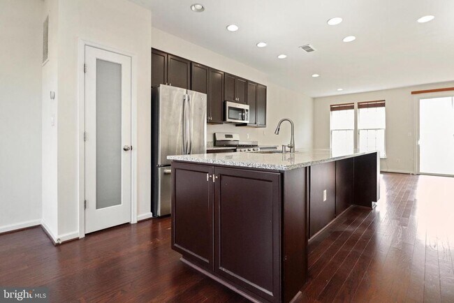 Building Photo - 8942 Dahlgren Ridge Rd