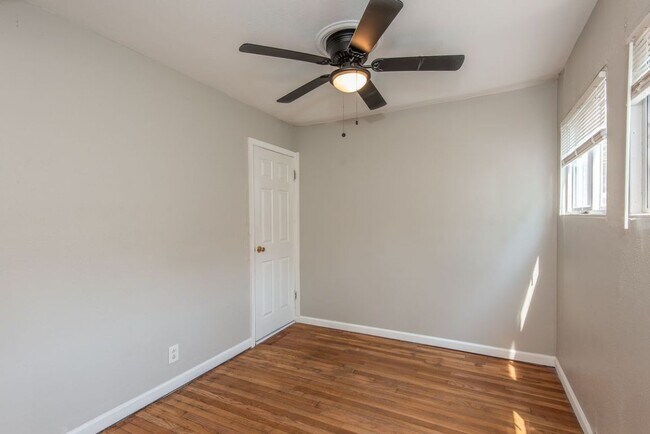 Building Photo - 104 Glen Garry Rd