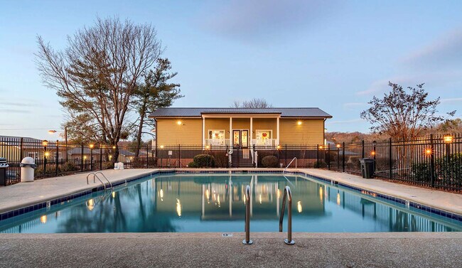 Building Photo - Falls at Mill Creek