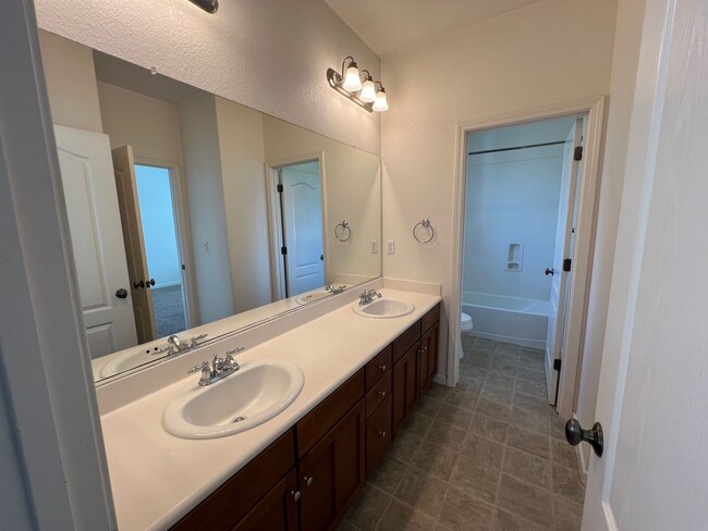 Building Photo - 2553 Acapulco Way