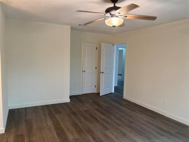 Building Photo - 11913 Rennalee Loop