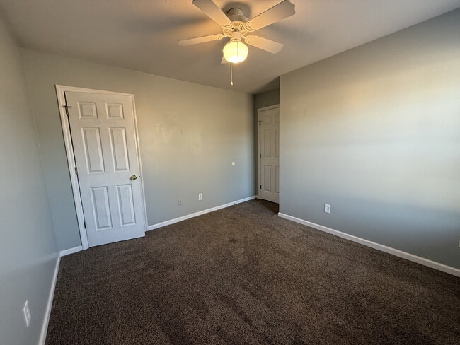 Building Photo - Charming 3-Bed, 2-Bath Home-106 Skipping Stone Lane