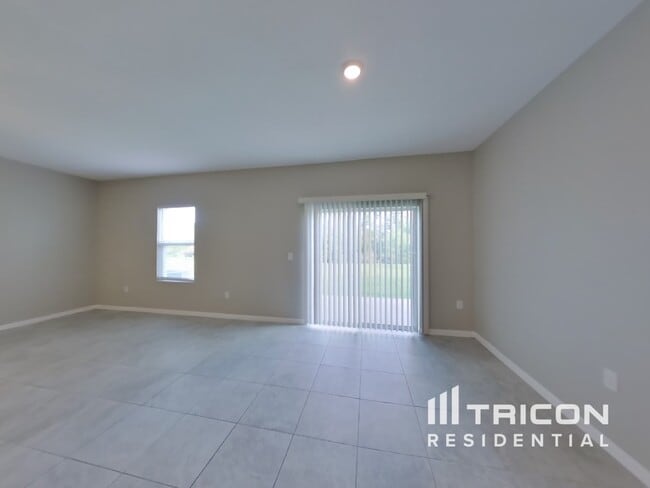 Building Photo - 2996 Neverland Dr