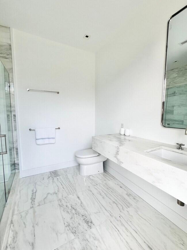 Building Photo - 36 Yuza Mini Ln