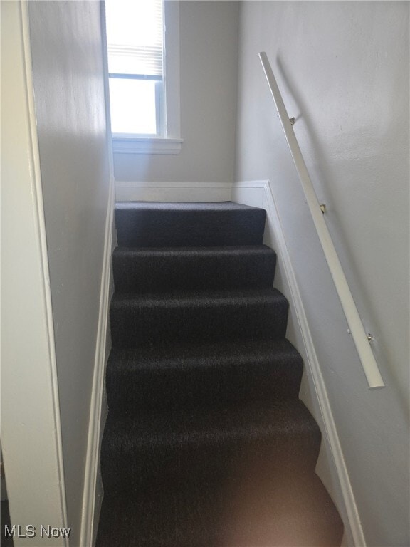 Building Photo - 10002 Parkview Ave