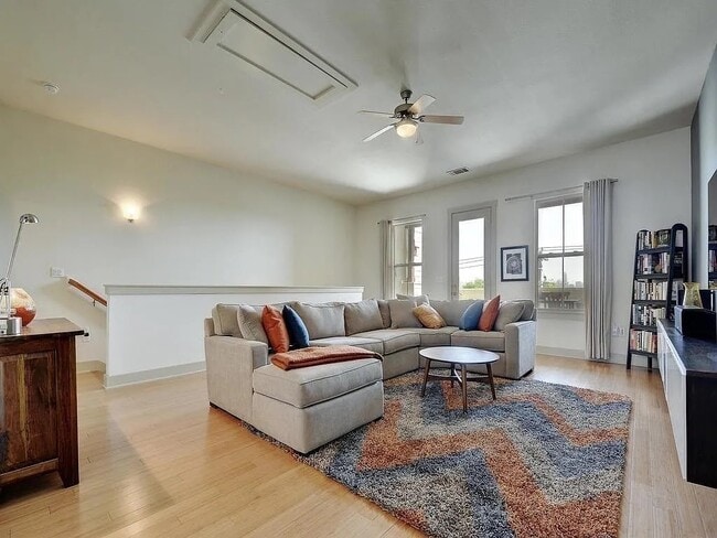 Building Photo - 2520 Bluebonnet Ln