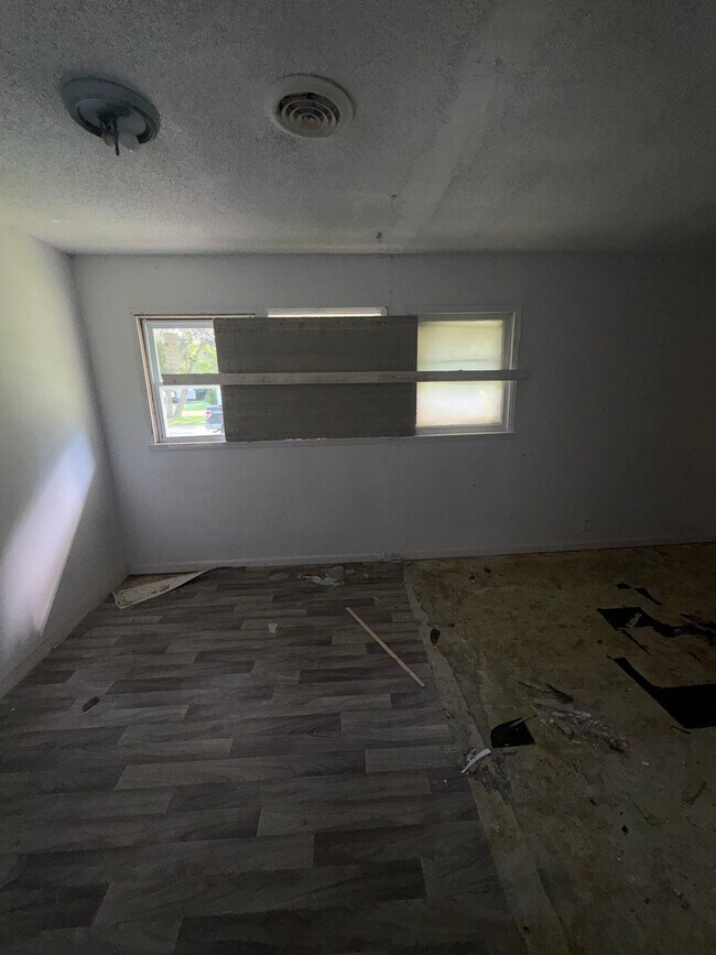 Building Photo - 30 Delores Dr