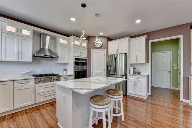 Building Photo - 770 Pimlicon Pl