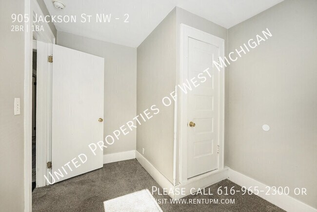 Building Photo - 905 Jackson St NW