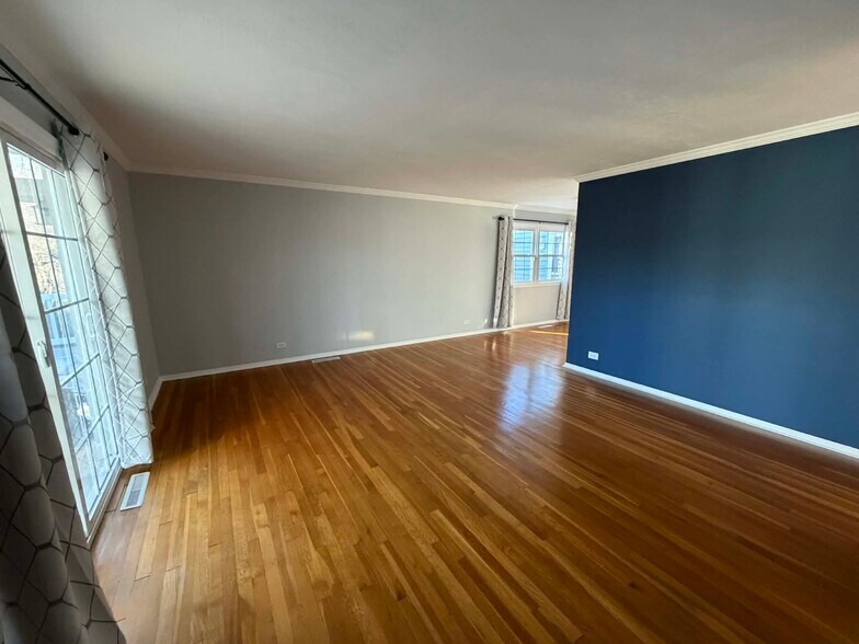 Building Photo - 1730 N Ridge Ave