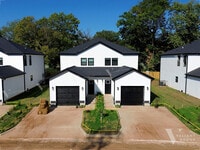 Building Photo - 1220 E Pacific St