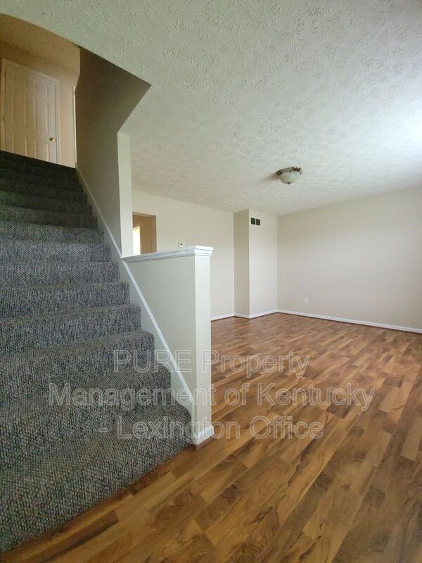 Building Photo - 524 Tomahawk Dr