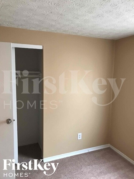 Building Photo - 10019 Catalina Dr