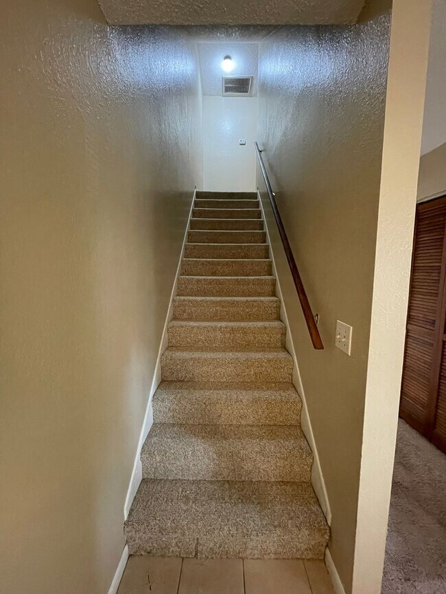 Building Photo - Townhome in Ormond Beach