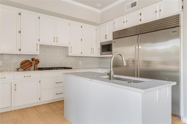 Building Photo - 29 St Laurent Pl