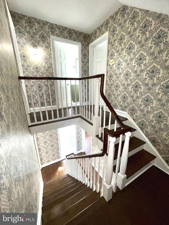 Building Photo - 571 N Newtown Street Rd