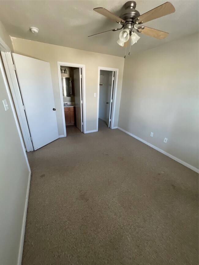 Building Photo - 513 Thornton Ct