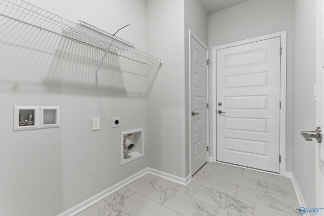 Building Photo - 7520 Doris Ruth Ln SE