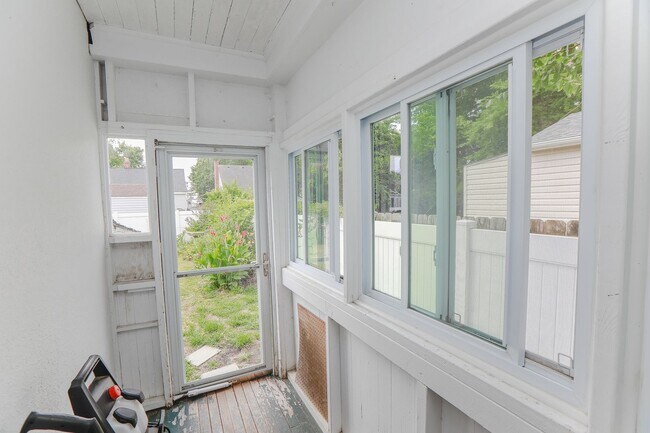 Building Photo - Stunning home rental in Portsmouth!
