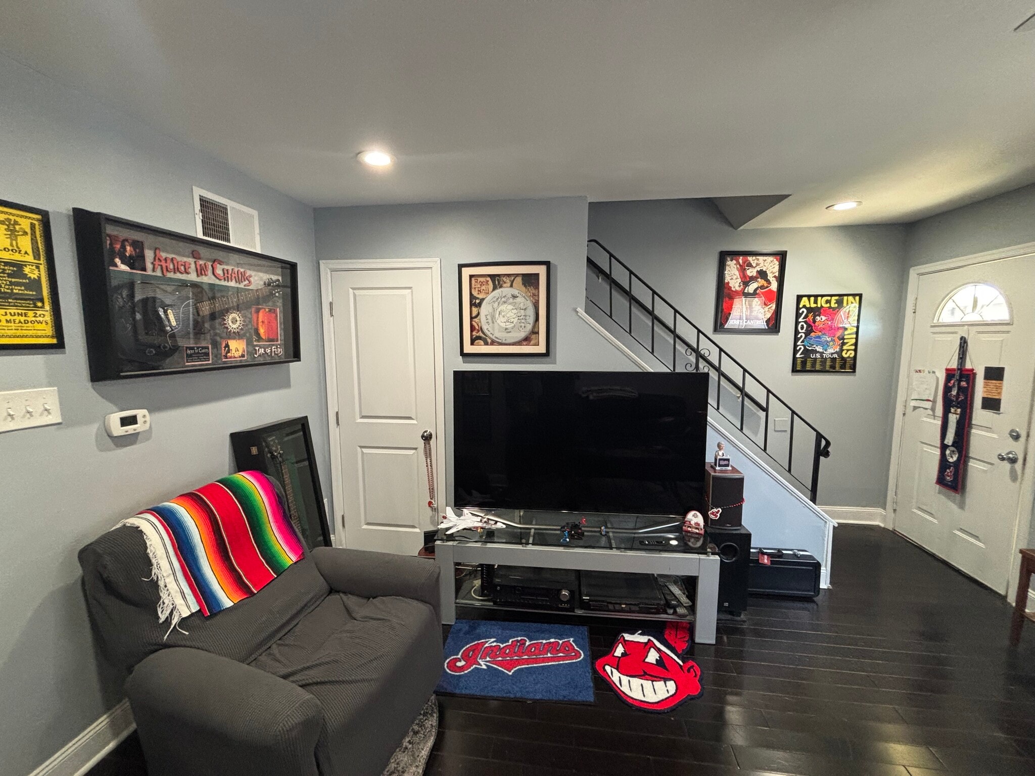 Living Room - 34 Eaves Mill Rd