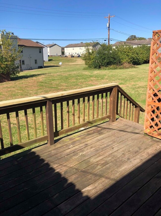 Building Photo - 2119 Rock Creek Dr