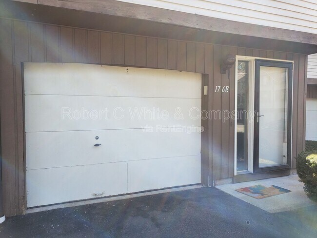 Building Photo - 174-176 Oakland St