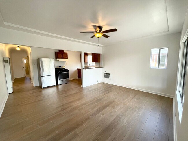 Building Photo - 3659 6th Ave