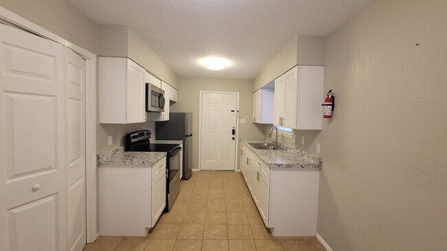 Building Photo - Lovely 2 bedroom apartment in Balcones Heights