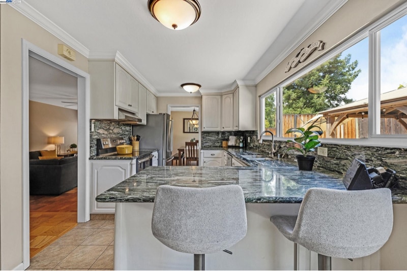 Primary Photo - 590 Cinnabar Dr