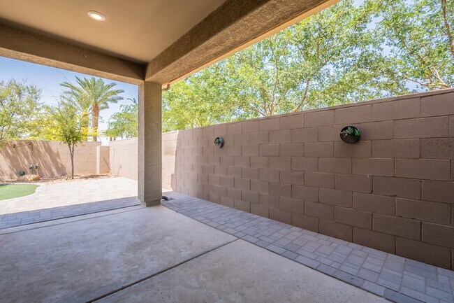 Building Photo - 9616 E Tango Ave