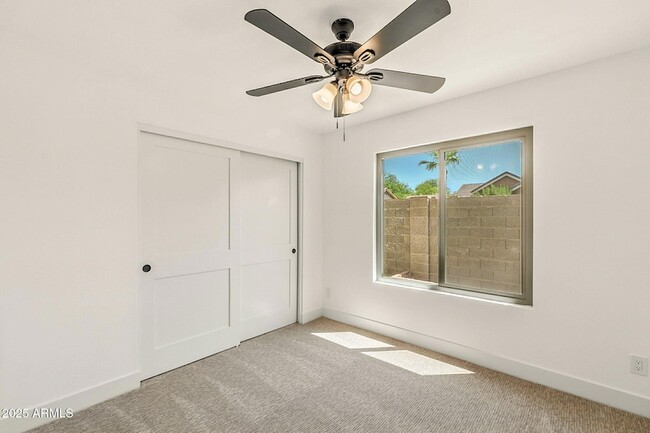 Building Photo - 11128 E Sahuaro Dr