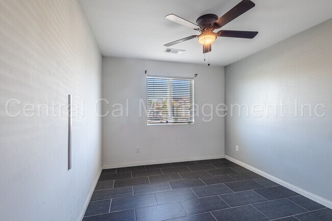 Building Photo - 3 Bedroom/2 Bath Home in Tyner Ranch - $22...