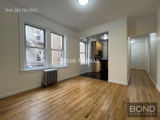 Building Photo - 117 W 13th St