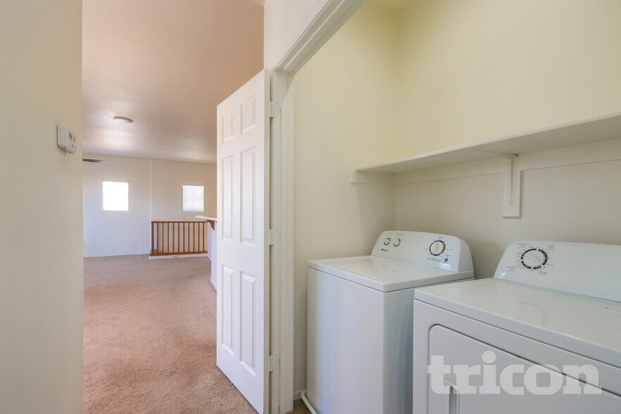 Building Photo - 1250 S Rialto