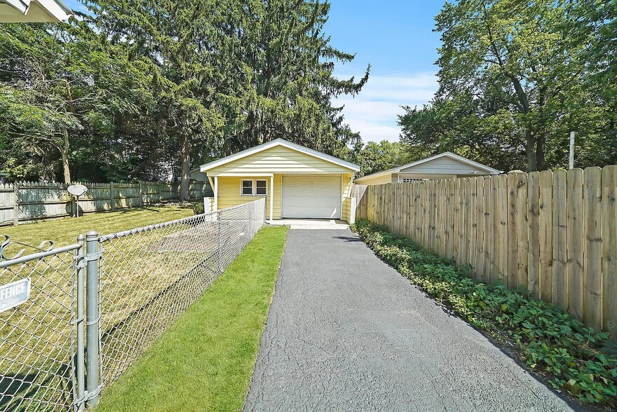 Building Photo - 511 Lyon Ave