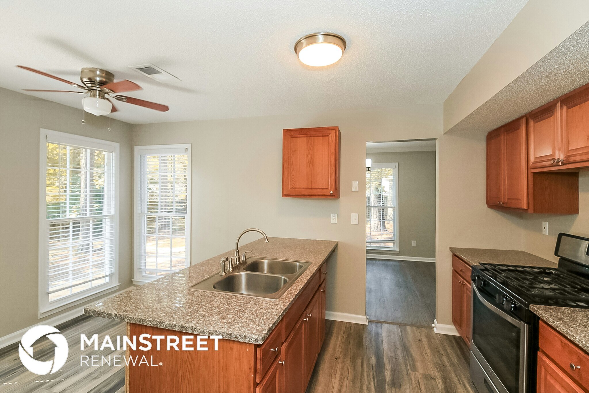 Building Photo - 10972 Clearwater Dr