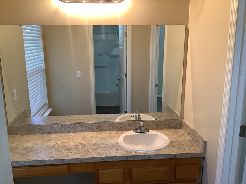 Building Photo - 2377 Companion Cir E