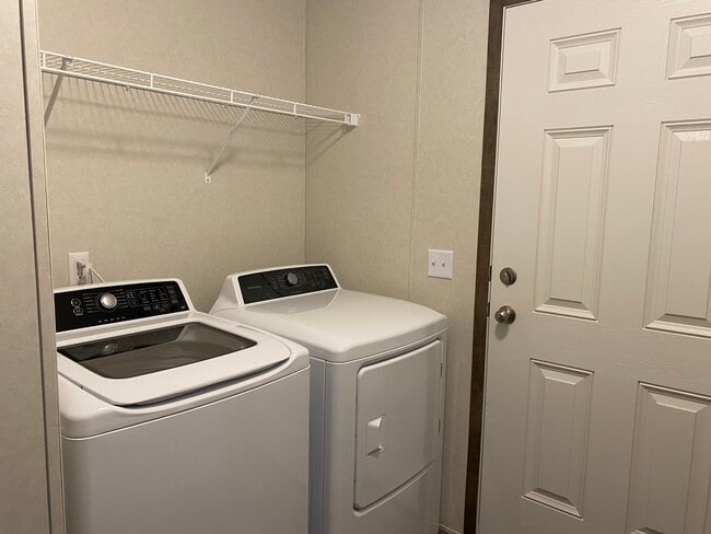 Building Photo - 3413 Bissell Rd