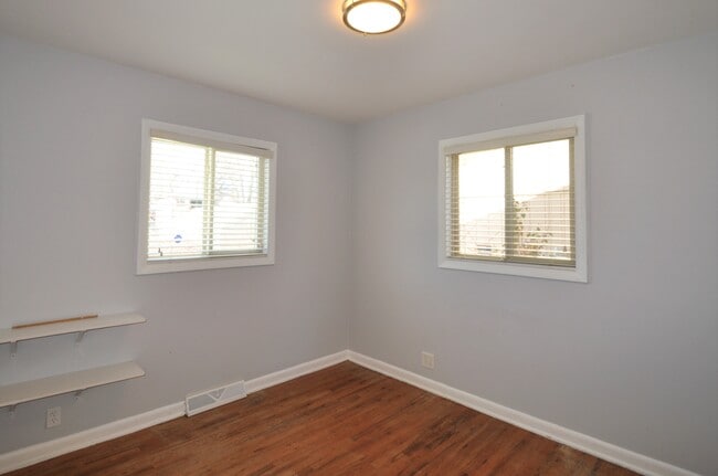 Building Photo - 2545 S Patton Ct
