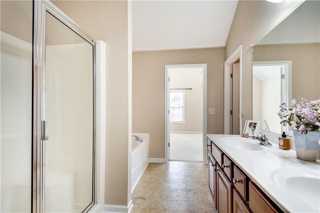 Building Photo - 2271 Oakland Downs Way