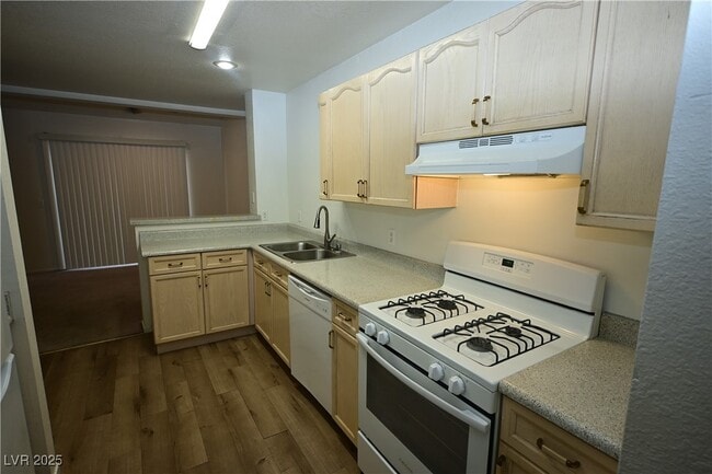 Building Photo - 8465 Blue Island Ave