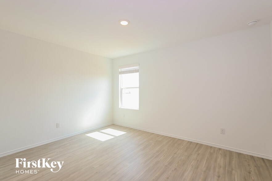 Building Photo - 1222 Kiskadee Wy