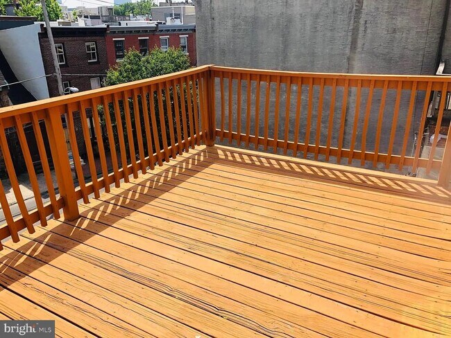 Building Photo - 1906 Fairmount Ave