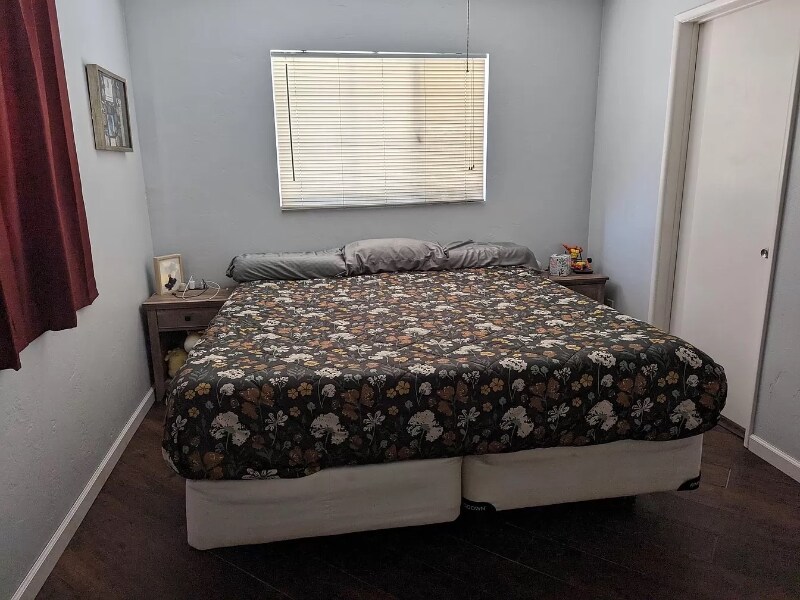 Building Photo - 1634 E 12th St