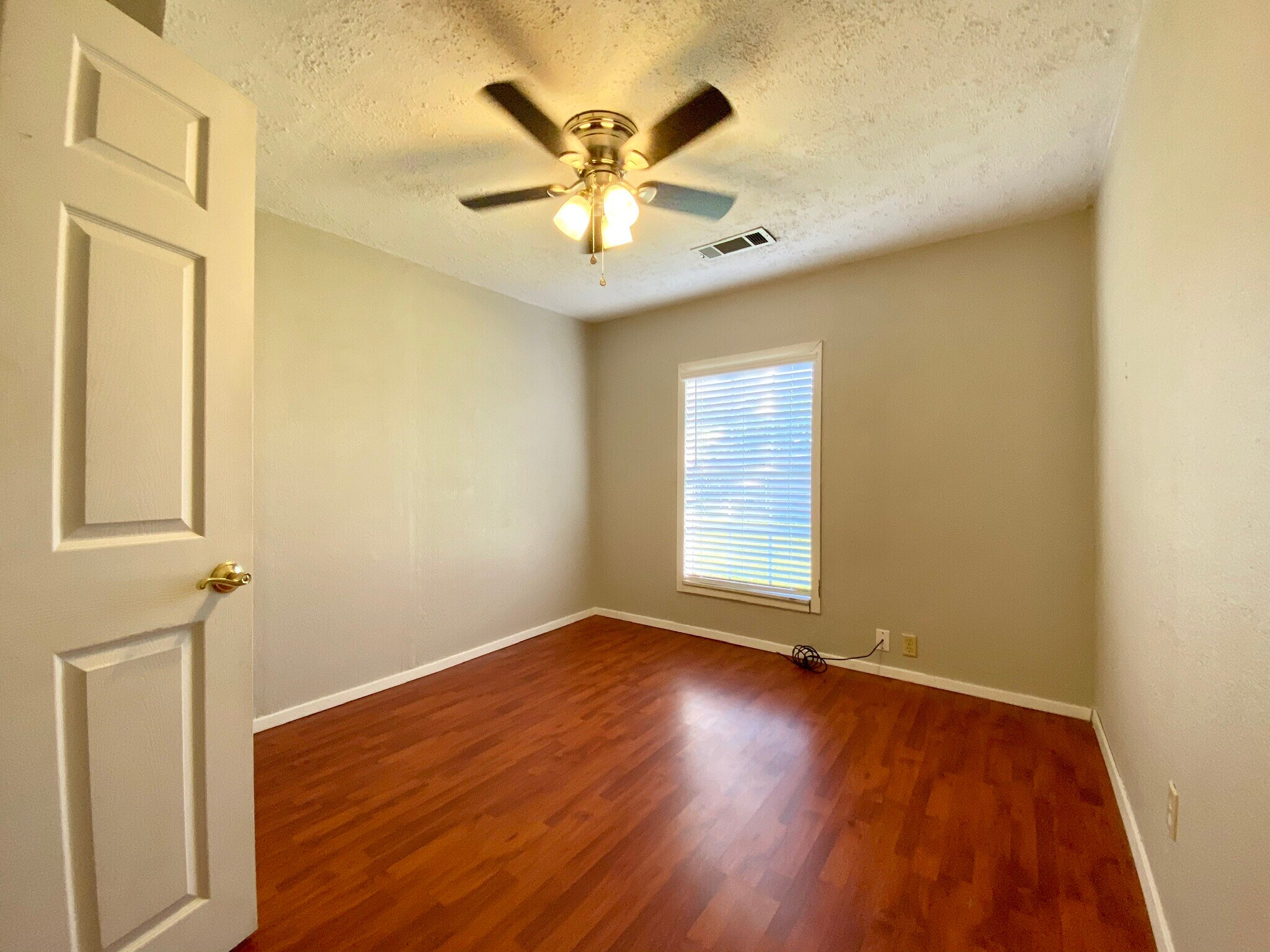 Building Photo - 2503 Ave G