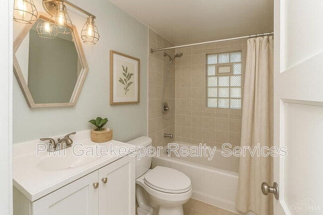 Building Photo - 5618 Leumas Rd